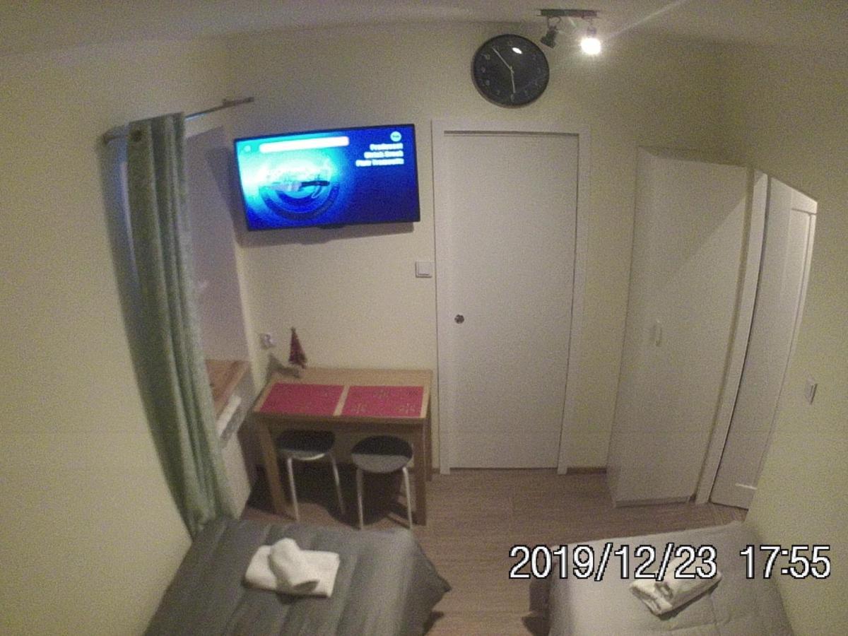 Rent0Nline Brwinow Rooms Exteriér fotografie
