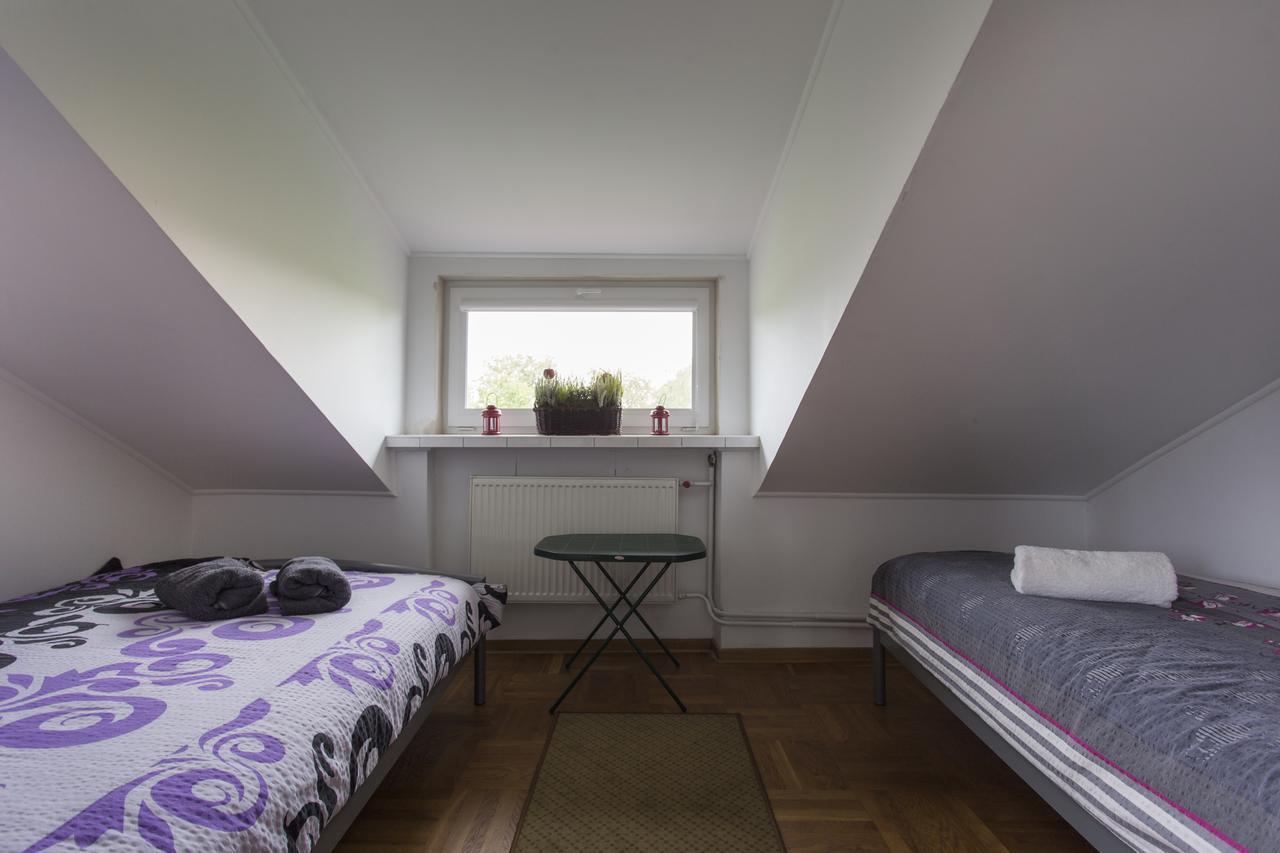 Rent0Nline Brwinow Rooms Exteriér fotografie