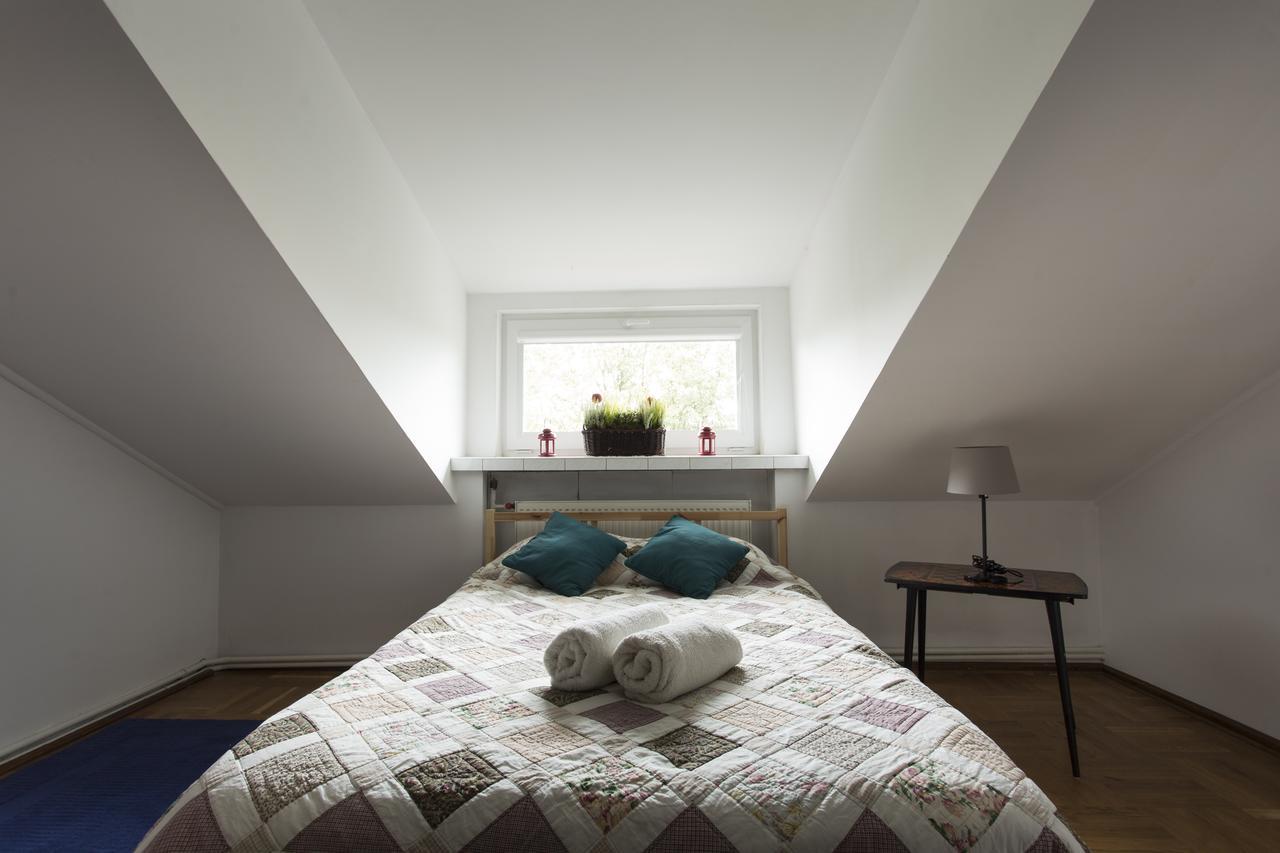 Rent0Nline Brwinow Rooms Exteriér fotografie
