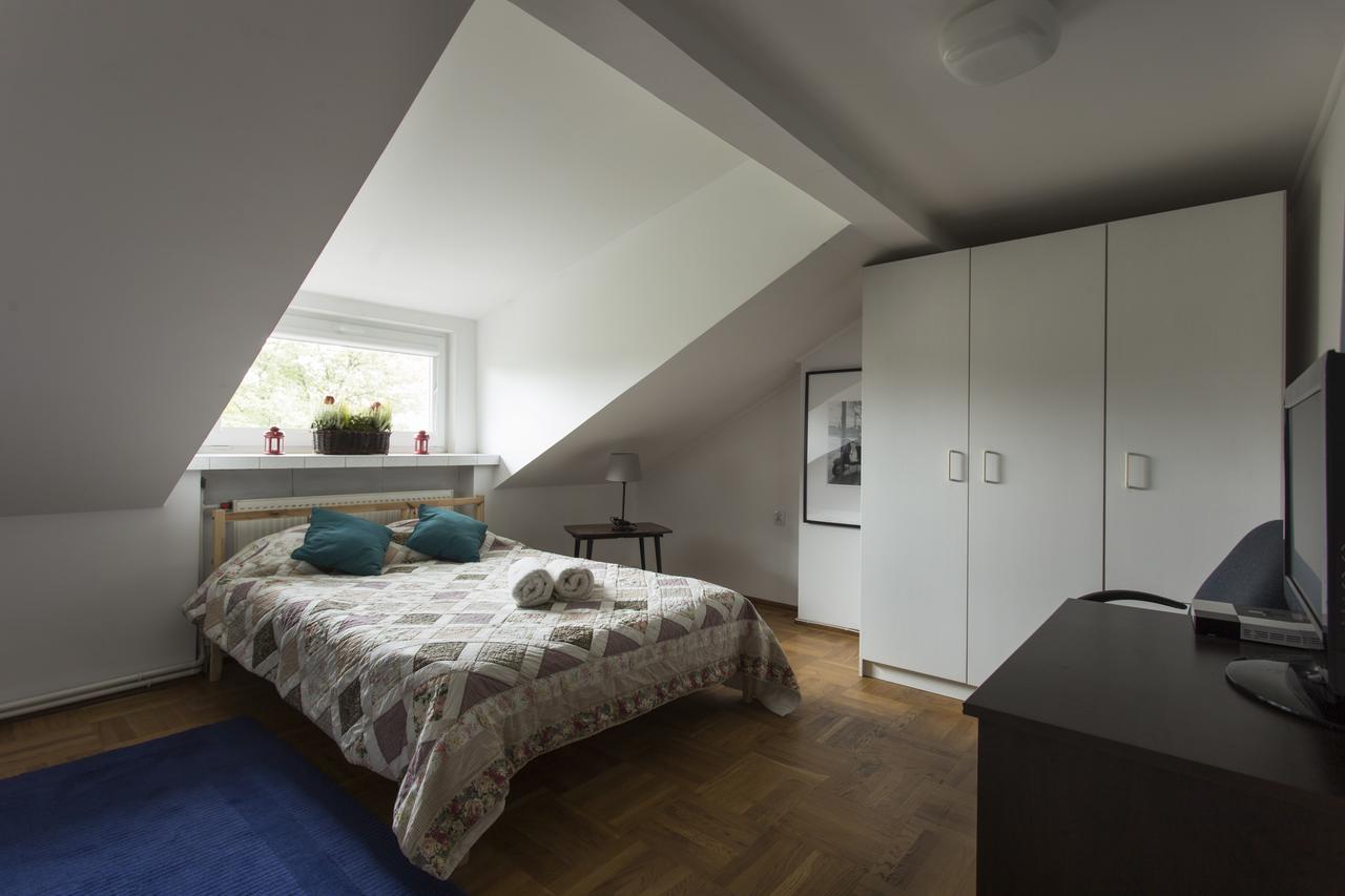 Rent0Nline Brwinow Rooms Exteriér fotografie