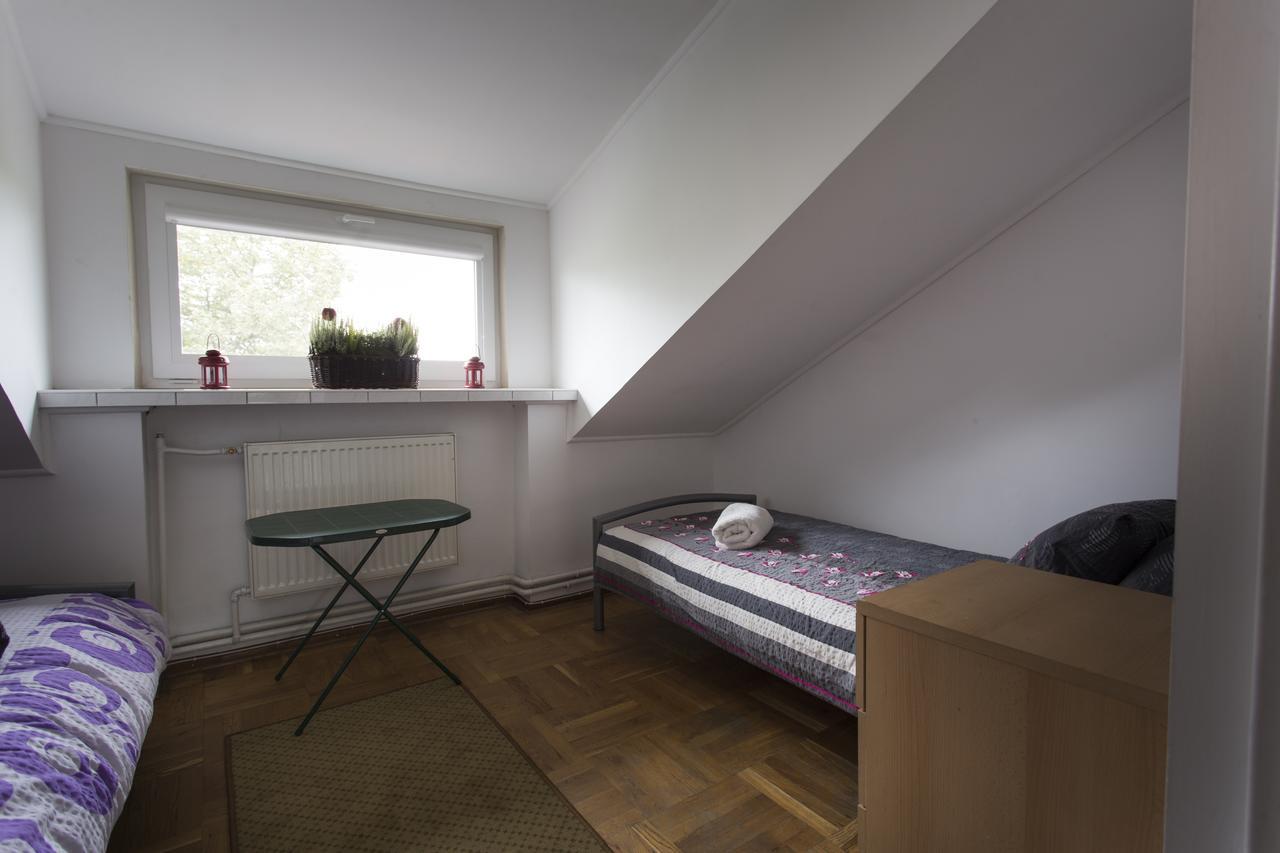 Rent0Nline Brwinow Rooms Exteriér fotografie
